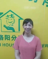 何丽萍照片